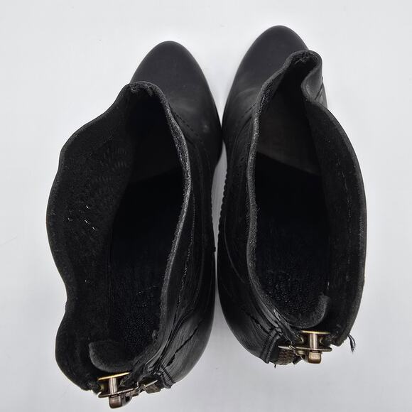 UGG Charlotte Seaweed black leather ankle boot size 6 laser cut perforated - Picture 8 of 13